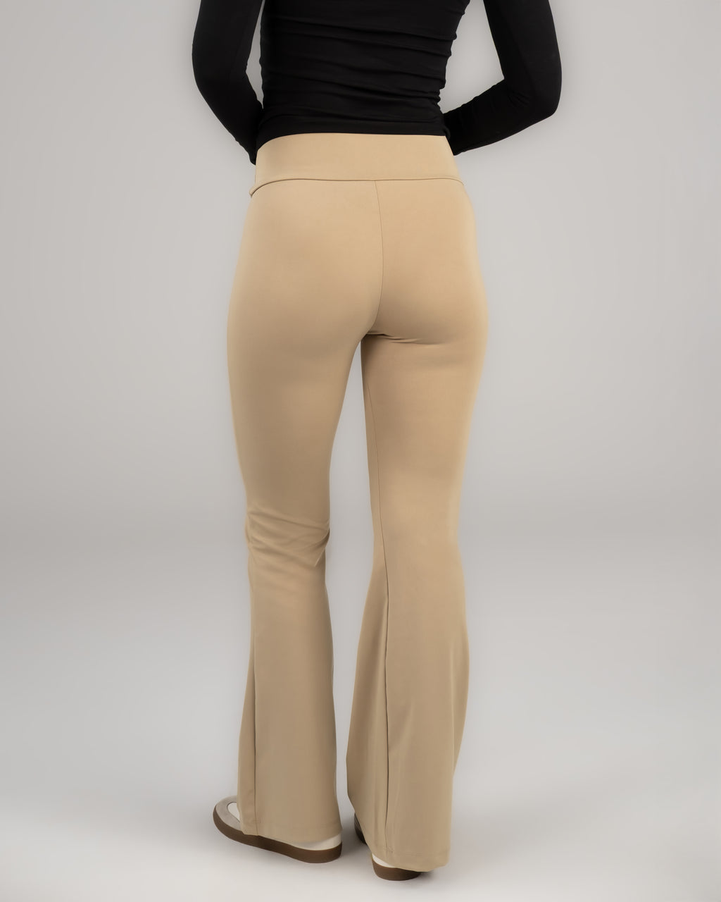 beige yoga pants 
